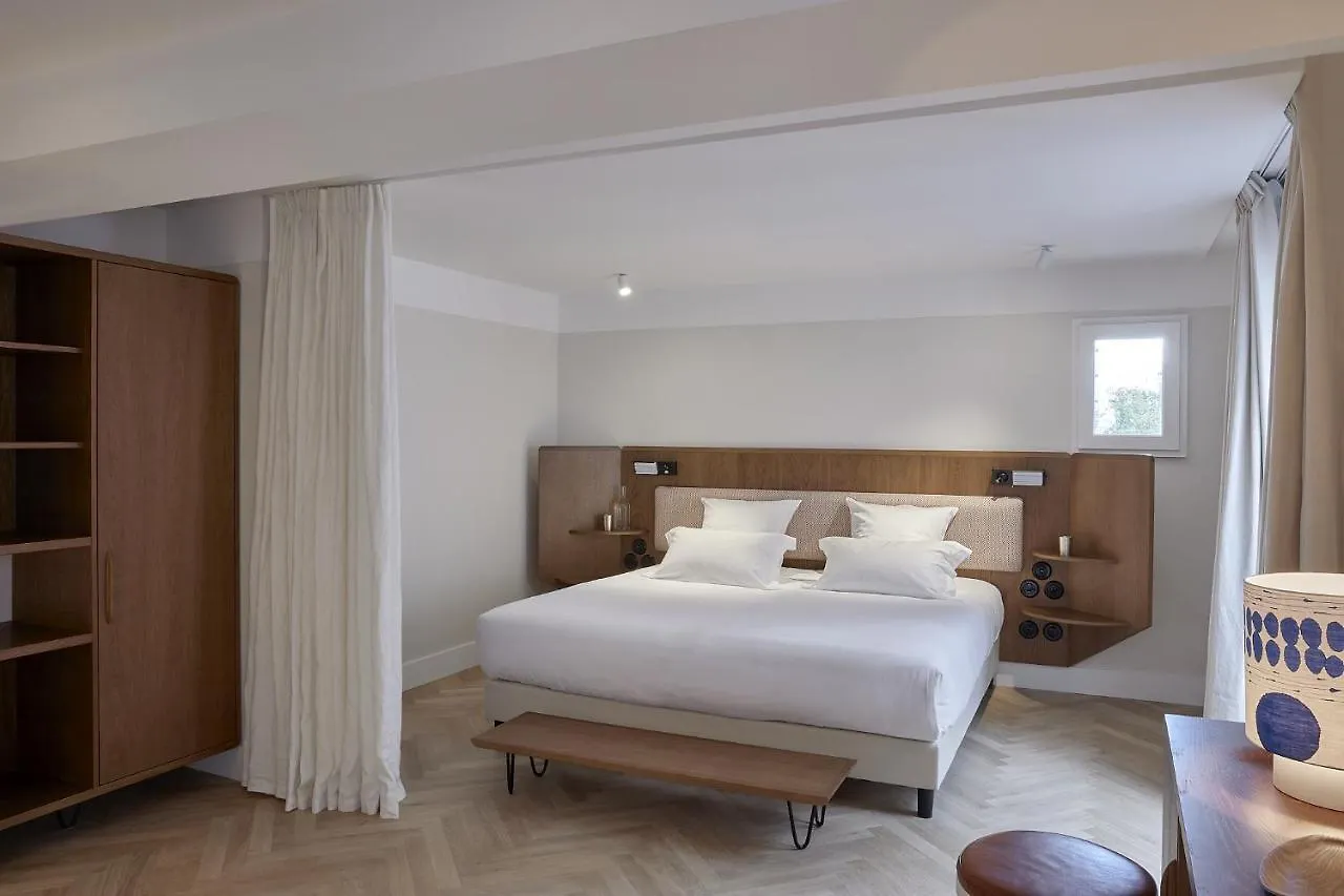 Hotel Du Sentier 4*