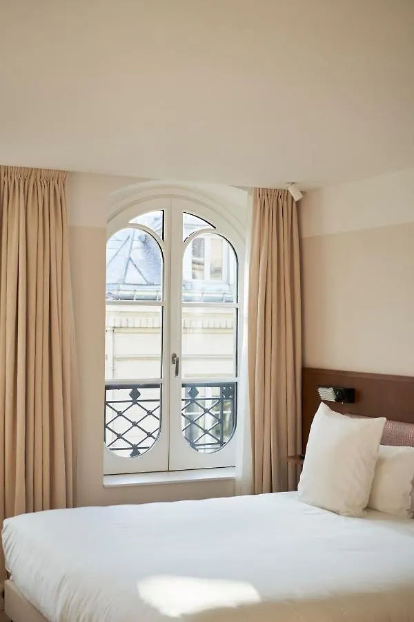 Du Sentier Hotel