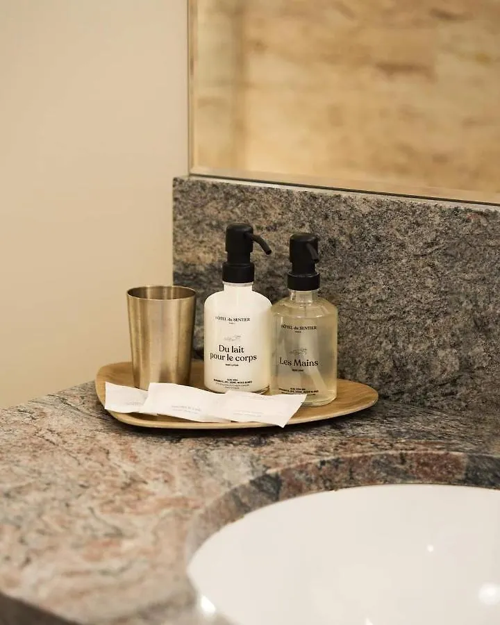 Du Sentier Hotel 4*