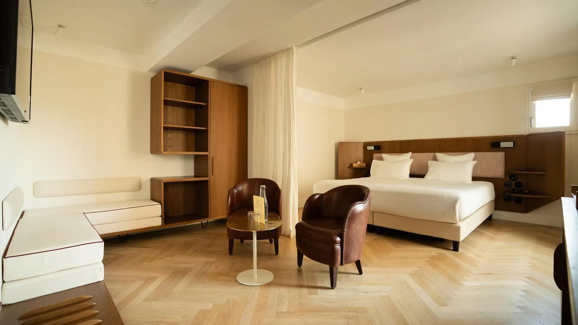 Du Sentier Hotel 4*