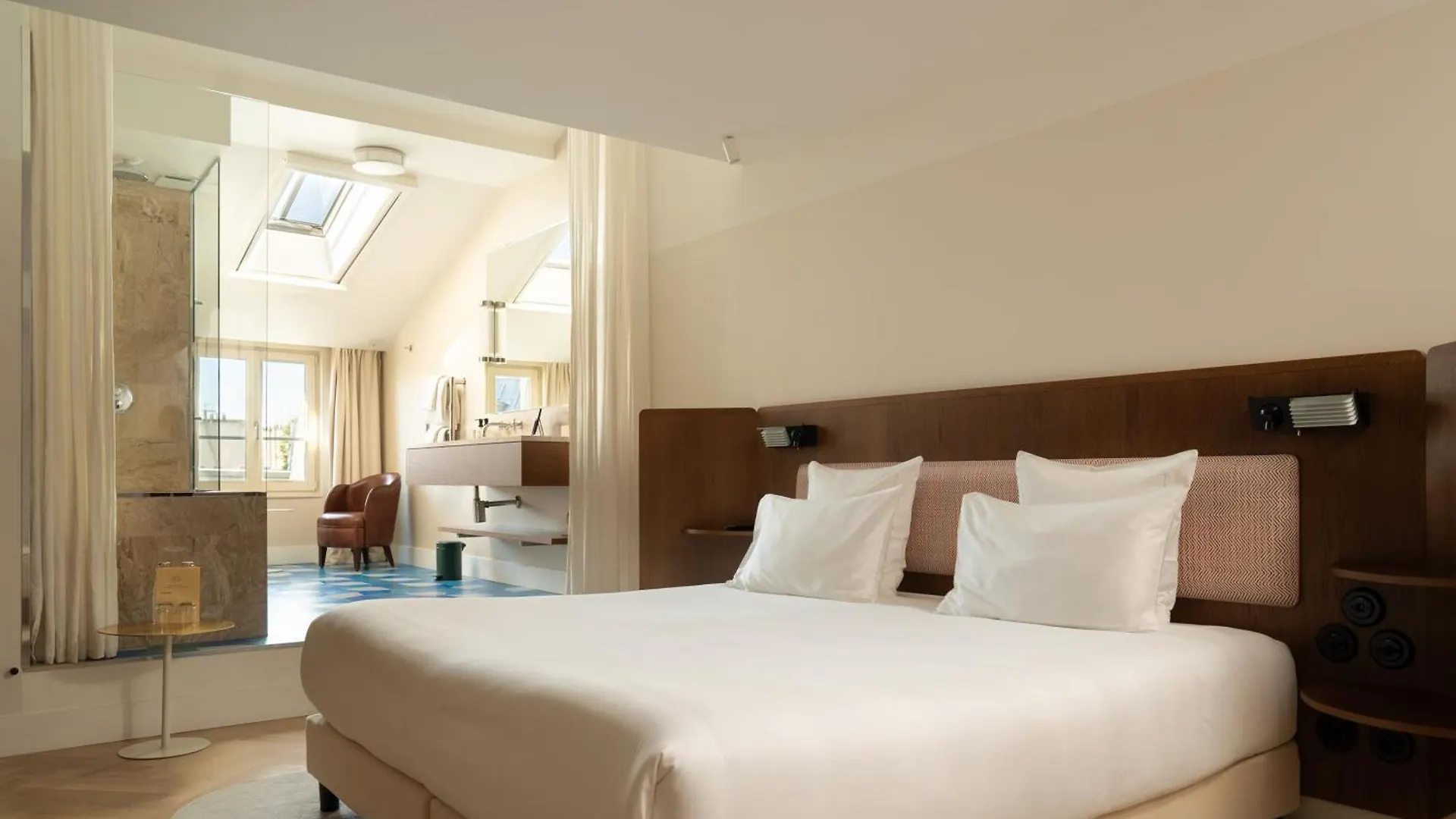 Du Sentier Hotel